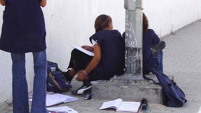 تنامي مخاوف ساكنة صفرو ودعوات متزايدة لتعزيز الحضور الأمني بمحيط المقاهي