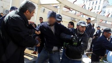 قمع الحريات في الجزائر: محاكمات بالجملة تطارد الصحفيين والنشطاء والحبس المؤقت سييفاً مسلطاً