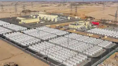 ابن جرير تدخل عصر الطاقة المستدامة بتشغيل أول نظام ضخم لتخزين الكهرباء عبر البطاريات