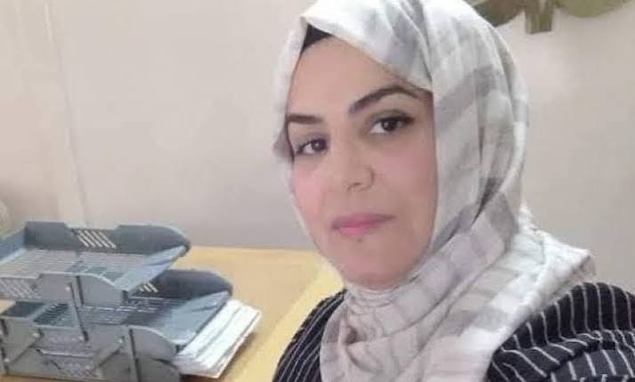 أحزان الناشطة عبلة قماري تكشف وجه النظام الجزائري القمعي ومخاوف استمرار اعتقالها