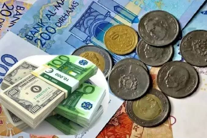 حقيقة تعويم الدرهم المغربي وتراجع العملة الوطنية أمام الدولار والأورو حسب الخبراء