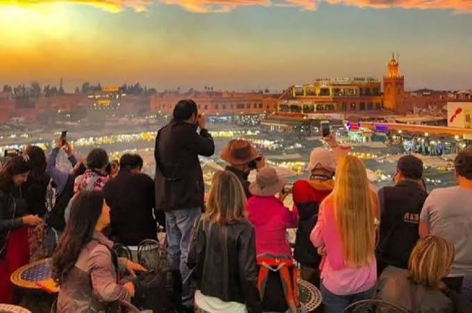 الحكومة المغربية تحدد هدفاً استراتيجياً لبلوغ 26 مليون سائح في أفق سنة 2030