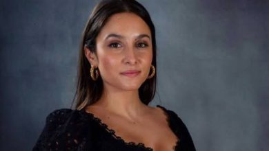 سارة بيرليس تعلن انفصالها بأسلوب طريف: “فشلت في الزواج ونجحت في الطلاق”