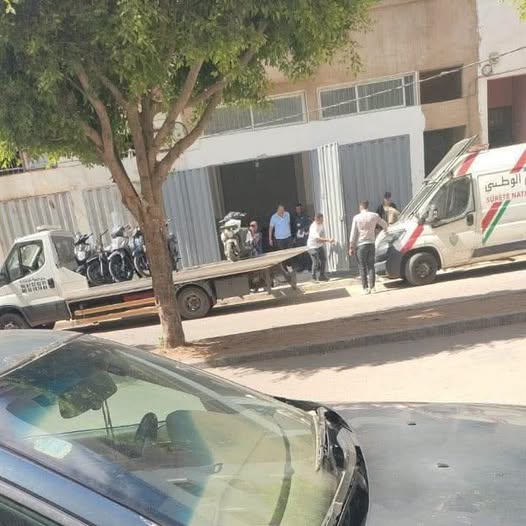 تقنية GPS تكشف عن ورشة لتخزين الدراجات النارية المسروقة وجهات أمنية تدخل على الخط