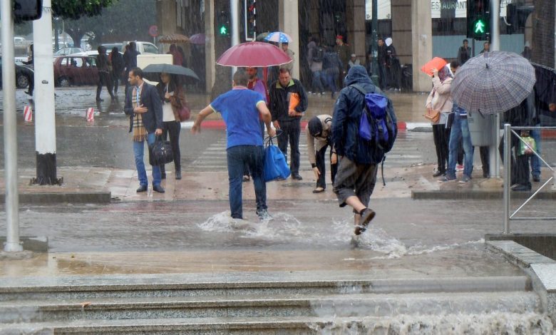 حالة الطقس بالمغرب: زخات رعدية محتملة وتساقطات البرد في عدة مناطق