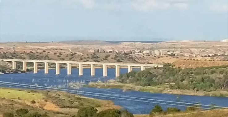 اتهامات جزائرية جديدة للمغرب بخصوص تلوث السدود الحدودية وتأثيراتها الاقتصادية