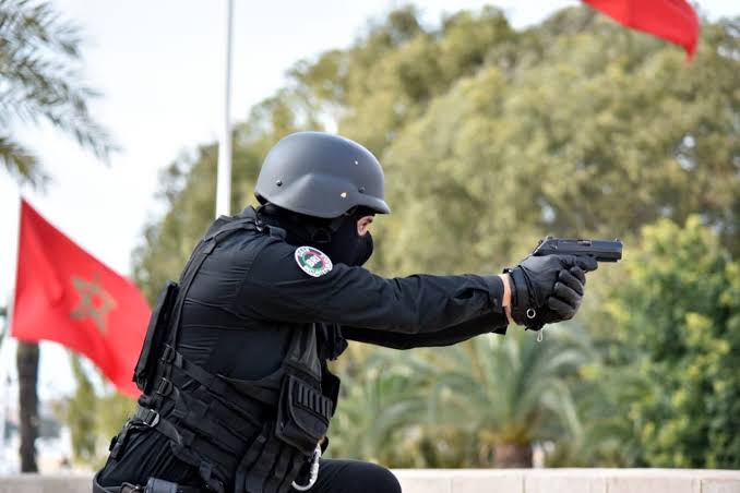 استخدام السلاح الوظيفي بسوق أربعاء الغرب لتوقيف شخص مبحوث عنه