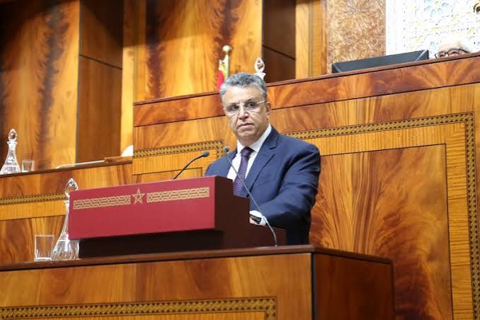 وزير العدل يكشف بالأرقام حصيلة تطبيق المسطرة الجنائية وإلغاء آلاف برقيات البحث في قضايا الإكراه البدني