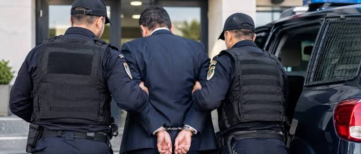 الناظور.. الأمن يوقف موظفاً بنكياً بشبهة اختلاس مبلغ مالي مهم