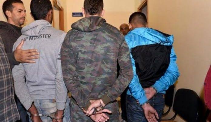 الدار البيضاء.. توقيف شخصين يشتبه في تورطهما بقضية ترويج التبغ المهرب