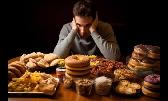 تقليل الأطعمة فائقة التصنيع يخفّف أعراض الاكتئاب