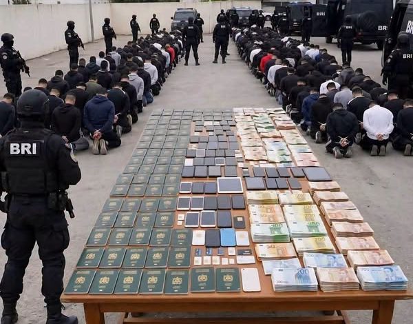 مسرحيات النظام الجزائري الهزلية: إبداع ساذج في الديكور وفبركة مفضوحة للأدلة