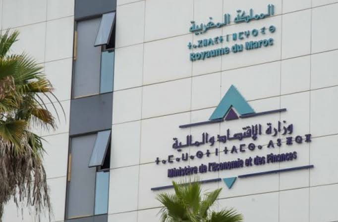 رهانات اقتصادية كبرى في انتظار الحكومة ووزير المالية على ضوء قانون المالية المرتقب