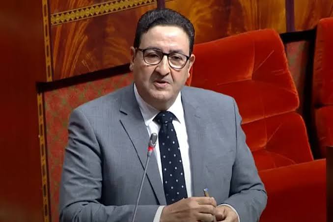 الوفد الغبوني ينتظر وزير النقل واللوجستيك لساعتين في افتتاح المعرض البيضاوي