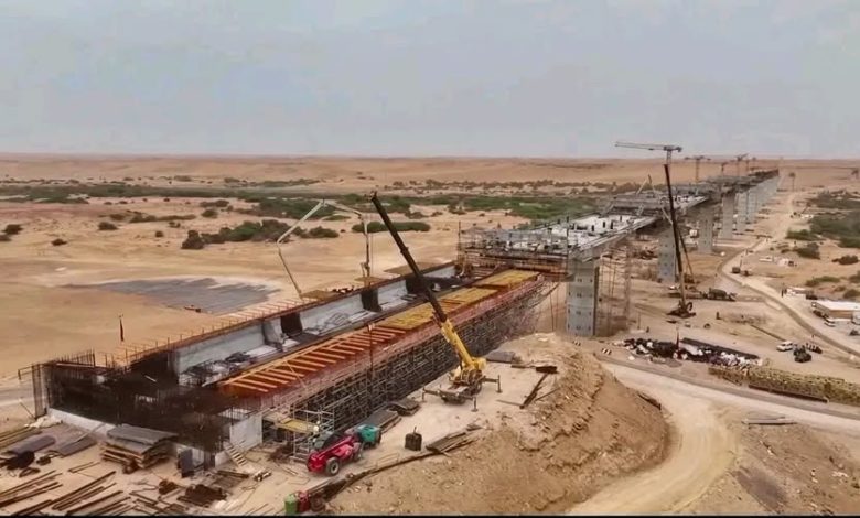 مشروع ضخم بالصحراء المغربية: تقدم أشغال بناء أطول جسر طرقي في المملكة بمدينة العيون