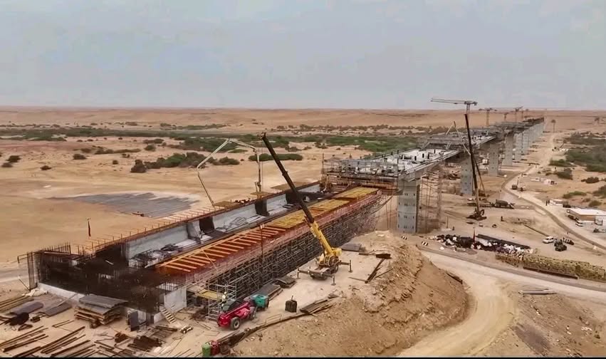 مشروع ضخم بالصحراء المغربية: تقدم أشغال بناء أطول جسر طرقي في المملكة بمدينة العيون