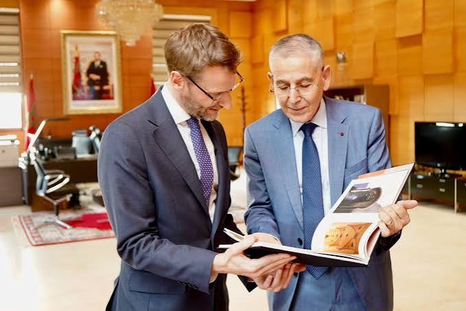 مباحثات السفير البريطاني ووالي جهة مراكش آسفي حول فرص الشراكة الاقتصادية والجهوية الجديدة