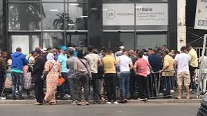 أزمة مواعيد الفيزا بالناظور سماسرة يفرضون 4 آلاف درهما والمواطن يدفع الثمن