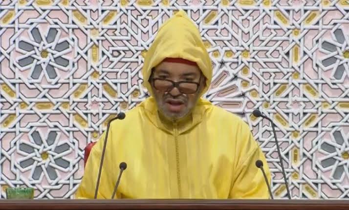 الملك محمد السادس يشدد على ضرورة الإسراع في التفعيل الكامل لميثاق اللاتمركز الإداري وربط القول بالعمل الميداني