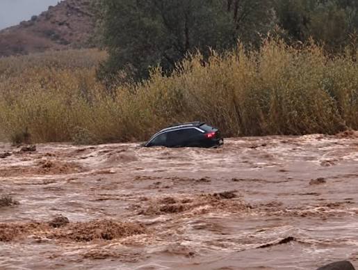 سيول جارفة بإقليم تنغير تجرف سيارة بوادي زناك وأكوتي دون تسجيل ضحايا بشرية