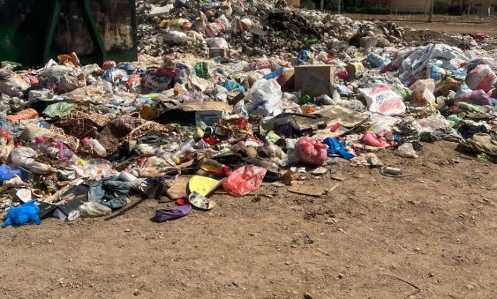 أزمة النفايات ببني ملال تهز المجلس الجماعي والساكنة تطالب بتدخل عاجل لإنقاذ الموقف البيئي