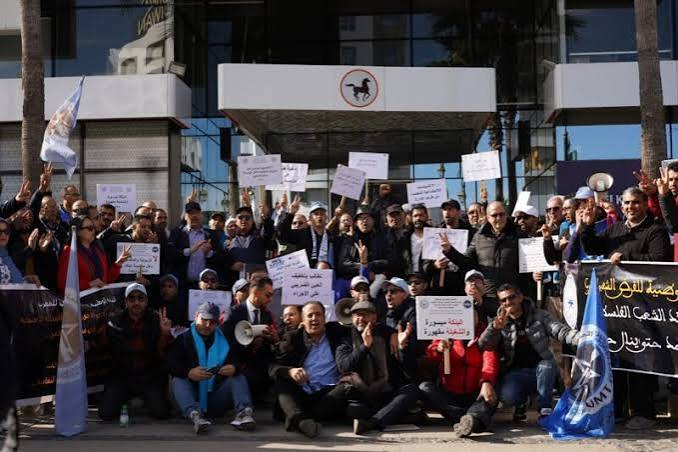 الدار البيضاء.. نقابة البنك الشعبي تنتفض ضد العقوبات التأديبية