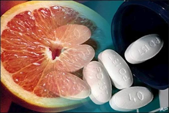 خطورة تفاعل الجريب فروت مع الأدوية.. تحذيرات طبية من مضاعفات صحية خطيرة