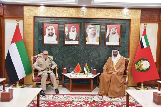 استقبال المفتش العام للقوات المسلحة الملكية لرئيس الأركان الإماراتية في زيارة رسمية