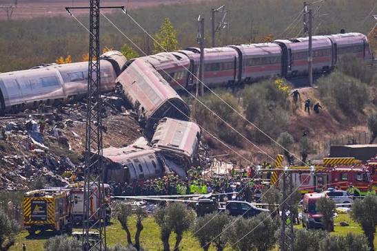 غموض حادث قطاري إسبانيا ينكشف بتحاليل الحمض النووي بعد تأكيد مصرع وزيرة سابقة